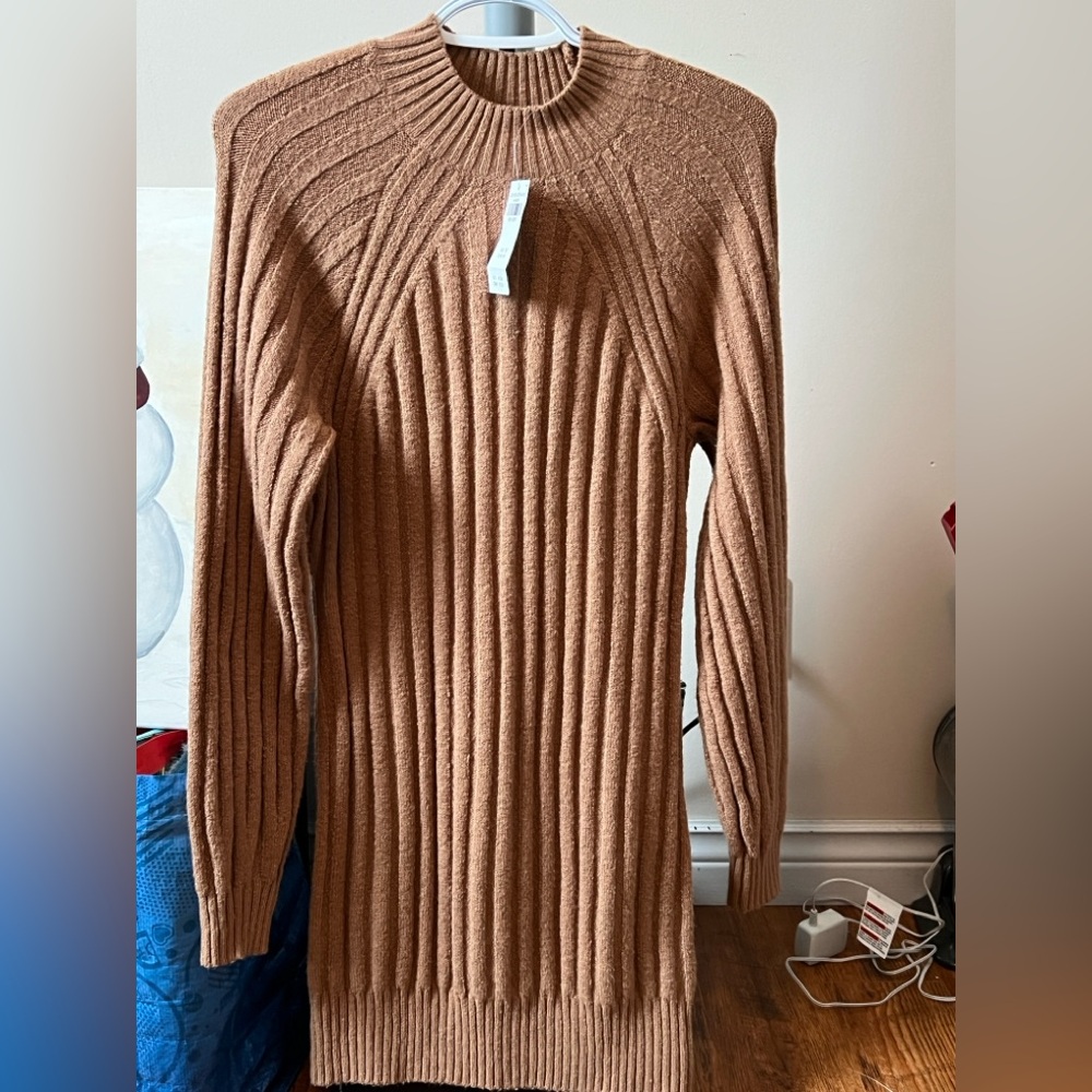 Hollister Women's Tan Ribbed Turtleneck Sweater